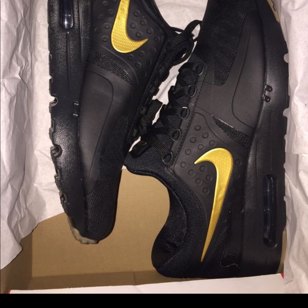 Brand Air max zero essential